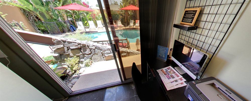 Triangle Inn Clothing Optional Resort For Men Palm Springs Extérieur photo